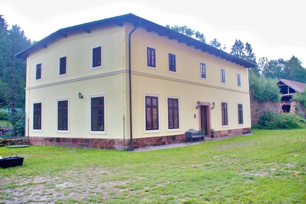 Penzion Pivovar - Jedinecne Ubytovani V Arealu Byvaleho Pivovaru Rudnik Luaran gambar